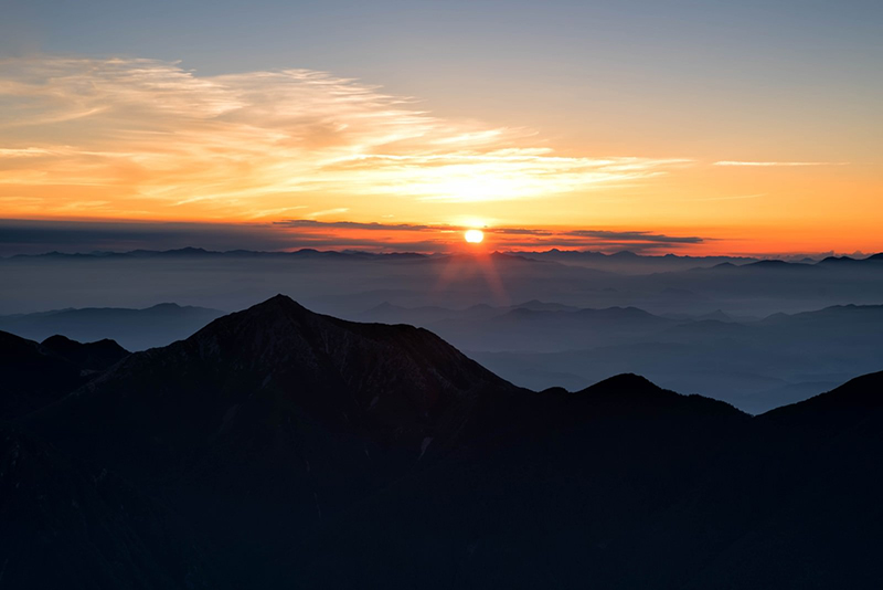 ♪テン、テケテケテケ、テン（ヒャラ～）。正月のお供にこの一枚『ベスト・オブ 正月』
